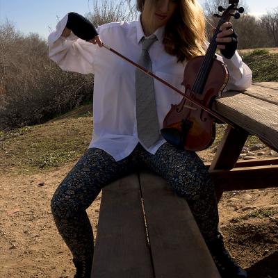 Sesión de fotos Sara: Violinista en El Campillo 4479-1